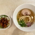久呂帆 - 料理写真:炙りチャーシュー丼　塩ラーメン