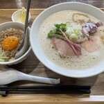 麺屋 げんでん - 貝塩鶏白湯ラーメンと鶏塩丼