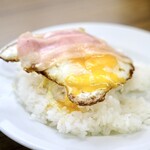 キッチン　フジ - ベーコンエッグ