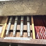 名前のないラーメン屋 - はし、調味料は引き出しに