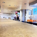 名前のないラーメン屋 - おしゃれな店内  ツーオペ