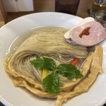 めん処 きよ洲 - 塩味がある貝汁昆布水をまとった細麺が旨い！