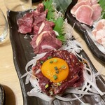 遊山 - 馬刺し。美味し。