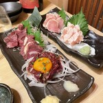 遊山 - 馬刺し。美味し。