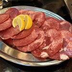 昭和ホルモン酒場まねきぶた - 