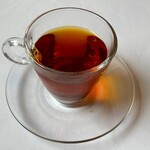 Ristorante IL PRINCIPE - ◆カフェ 食後のカフェは、オレンジ＆クリーム ルイボス。ノンカフェインの優しさと、ほんのりと甘く香るバニラとオレンジピールの風味に、コースの余韻をそっと包み込まれました。