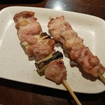 296296984 - ネギマとせせり