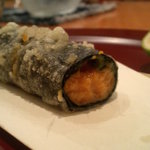 日本料理 たかむら - ウニの海苔巻き天婦羅・・・中身・・・。