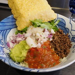 弘明寺丿貫 - 生蛸のマリネ、ワカモレ、サルサ、タコスミートが見える