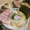 鶏そば 啜る 丸の内本店
