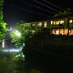 本家伴久 - 夜の本家伴久旅館（食事後、かずら橋から撮影）(2014.Aug)