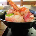 お刺身はすべて肉厚、新鮮