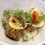 ロックンビリーS1 - 肉たまご丼（300円）アップ