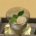 トゥ・ラ・ジョア - シャインマスカットの水饅頭　(2014/08)