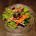 肉×ワインビュッフェ Bistro CinqCes - 6000円コース★鮮魚のカルパッチョサラダ仕立て