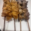 梅や - 皮串タレ168円、レバー串タレ168円