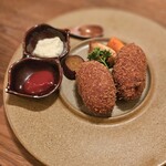 サクラグリル - 写真映りバツグン！美しいコロッケです！