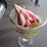 飛騨牛一頭家 馬喰一代 - デザート：桃のコンポートとアイス