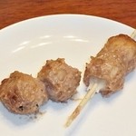 Okashi Dokoro Hanaoka Karuizawa Ten - くるみ団子を串からはずすと