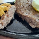 れすとらん驛 - ステーキ断面ご開帳w