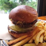 NEO TOKYO - ハンバーガー（1100円）
