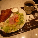 Delifrance - 「モーニングプレート (402円)」