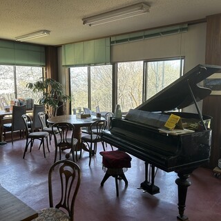 カフェテラス モモ_2