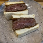 296343979 - これが王道、肉サンド