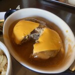 カレーバー・ガク - ミニチーズハンバーグの断面