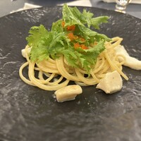 キハチ 名古屋JRセントラルタワーズ店 - 細切りイカとベーコン、空豆のクリームスパゲッティ　山葵風味