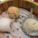 チャイニーズキッチン粤香 - 料理写真:海老蒸し餃子、広東スタイル焼売、小籠包