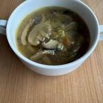ガーデニア(ホテルマイステイズプレミア成田) - きのことベーコンのカレースープ