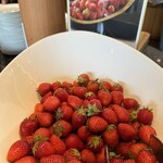 ガーデニア(ホテルマイステイズプレミア成田) - 食べ放題のいちご　２か所あり