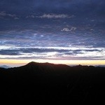 ヒュッテ大槍 - 燕岳方面の朝焼け