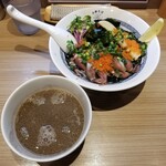 Rock’anDo - 蛍いか煮干つけ麺（烏賊墨昆布水）