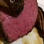 骨付き仔羊のロースト　仔羊のアッシパルマンティエ添え