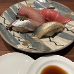 296372065 - 1の握り（鰤・トロ・鯖・鰯）
