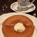 星乃珈琲店 - 窯焼きスフレパンケーキ シングル・ドリンク付き
メープルシロップをたっぷりかけて♪