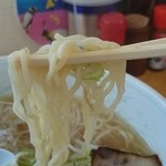 らーめん　つりきち - 麺持ち上げ