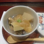 割烹 清風 - 牡蠣と大根・筍の蒸し物