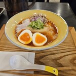 サッポロ ラーメン ハチ - 
