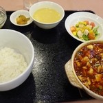 鴻福門 - 麻婆豆腐定食