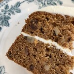 喫茶tton - 後半は倒していただきました。わあ！ナッツがぎっしりなのがよくわかり、嬉しい！