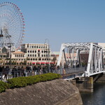 丿貫 - 汽車道。使えない線路が埋めてある