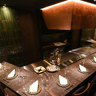 銀座の品格を纏う和モダンな空間で、大人のための特別なひととき