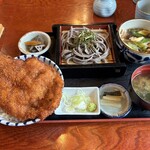 秩父 肉汁そば 山寿 - わらじカツ丼 肉汁そばセット 1,980円