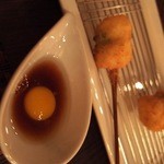 ワインと串揚げ こぱん - 紋甲イカと季節野菜の黄身ポン酢