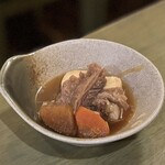 なつかし家 - 牛スジ煮込み　取り分け