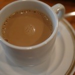 チャイはしっかり砂糖を入れて飲んじゃいなチャイ