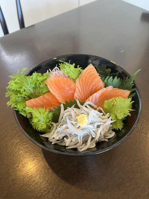 江の島どん★3 WATATSUMI - Enoshima/Kaisen-don (Seafood bowl) | Tabelog